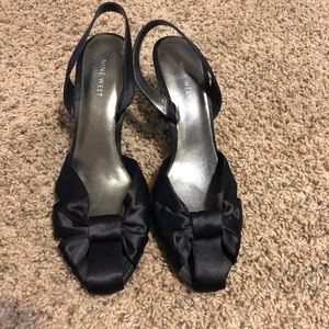 Nine West black satin slingback pump size 9.5